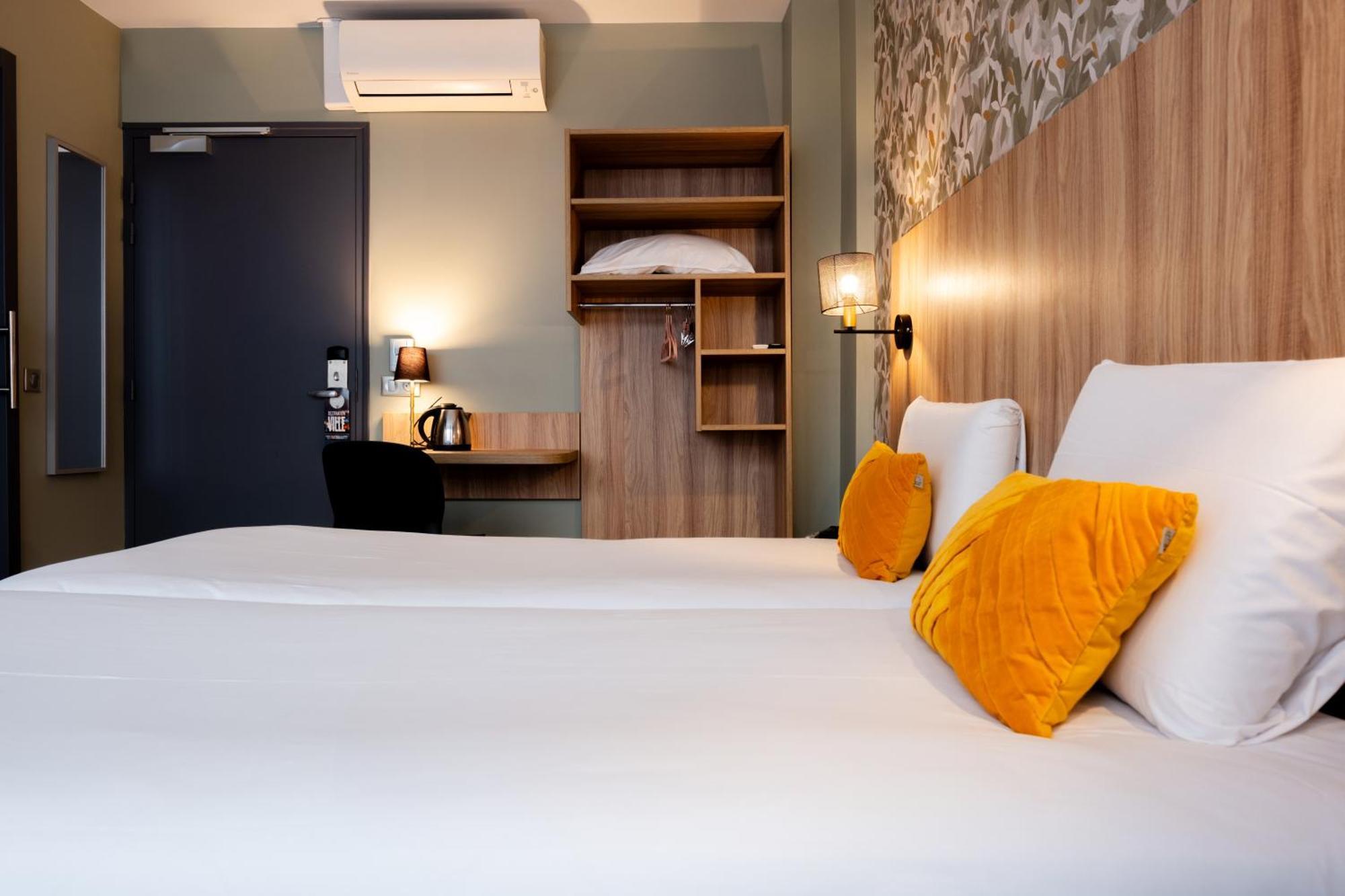 Hotel Kyriad 10 - Canal Saint Martin - Republique Parijs